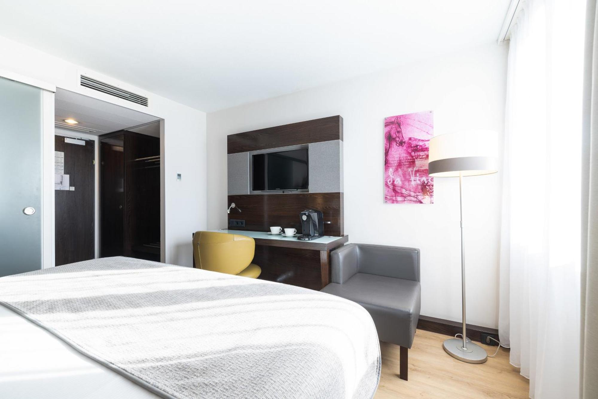 Leonardo Westbahnhof 4* Vienna